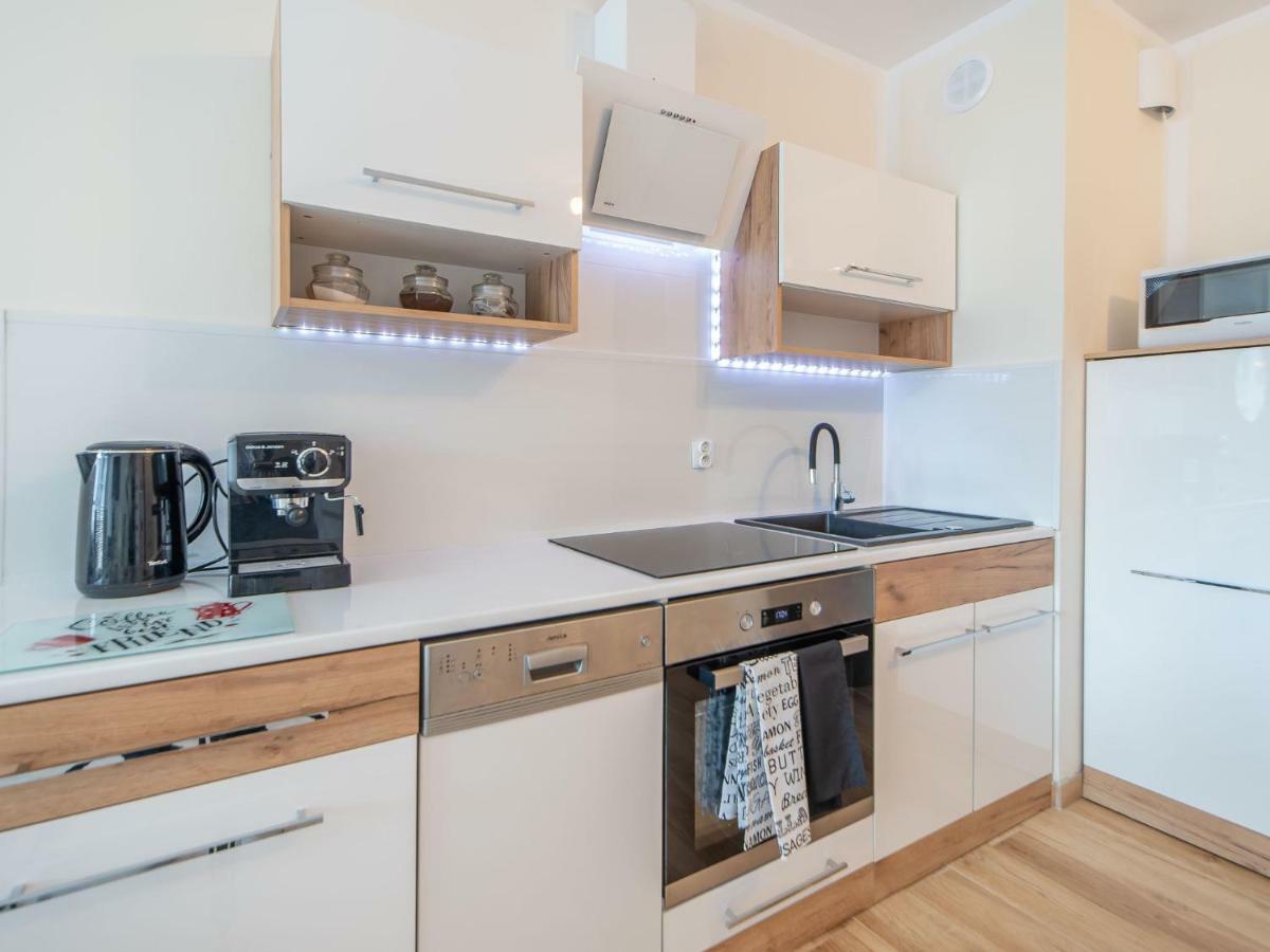 Color Apartments Apartament Black & White Kolobrzeg Exterior photo